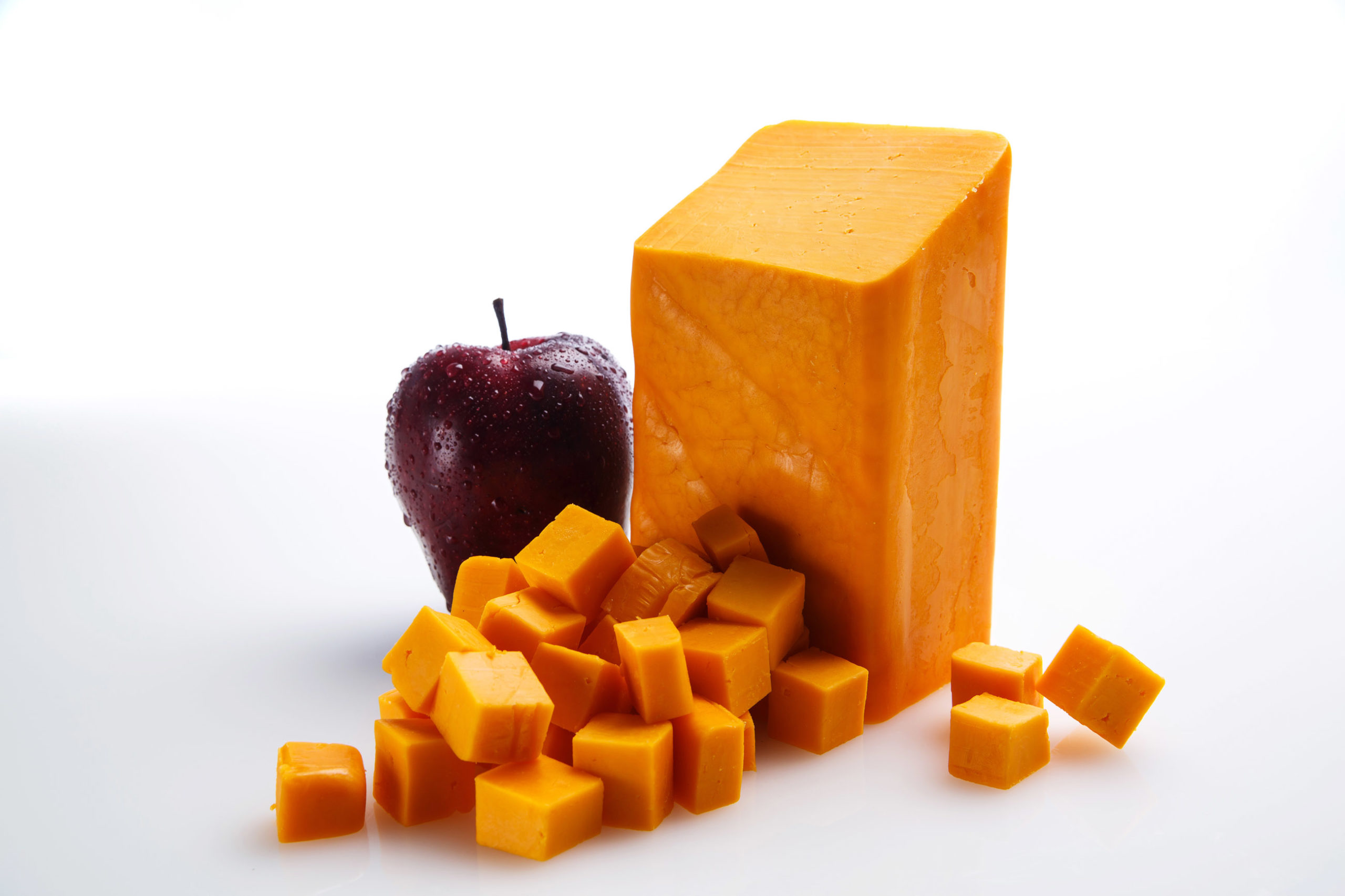 Cheddar vs Colby: Contrasting Cheese Flavors